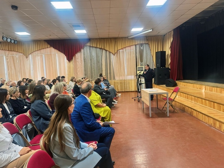Госавтоинспекция Серпухова провела профилактические беседы с родителями перед новым учебным годом