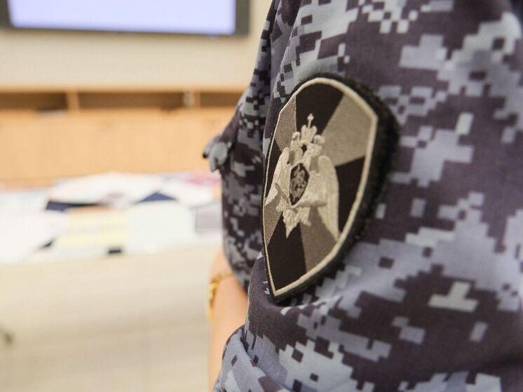Астраханские росгвардейцы задержали мужчину с подозрительным пакетом