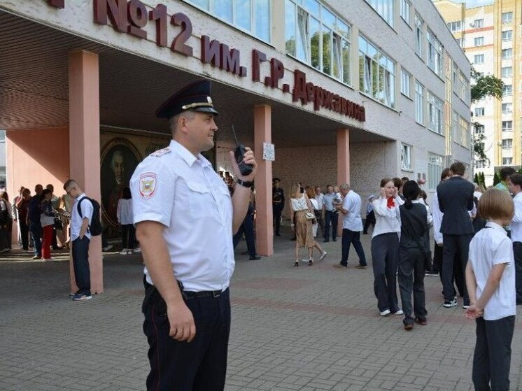Безопасность в школах Тамбовской области обеспечивали более полутора тысяч стражей порядка