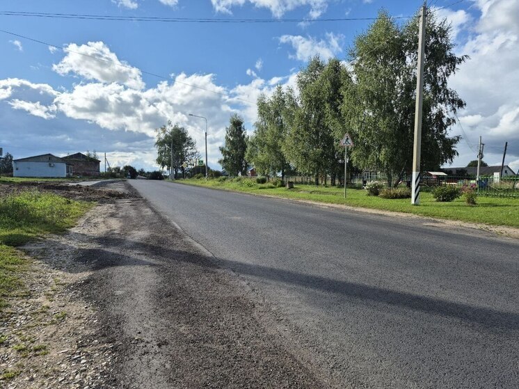 Дорогу к Мосальску ремонтируют впервые за 15 лет