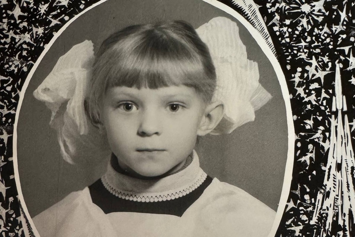 Поклонская показала фотографию себя-первоклассницы