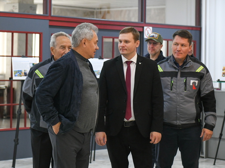 Сергей Шойгу приехал на алюминевый завод в Саяногорске