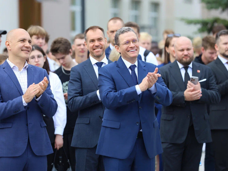 Торжественная линейка студентов Вологодского госуниверситета состоялась в Вологде