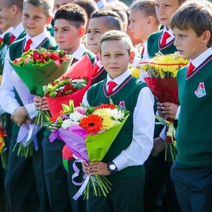 Школьное фото Алексея Батракова