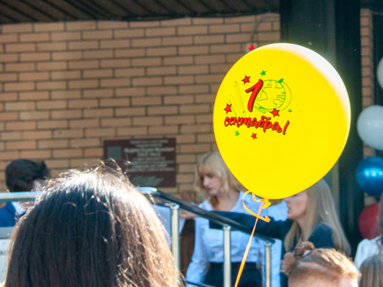 Четверым школьникам стало плохо на линейке в Долгопрудном