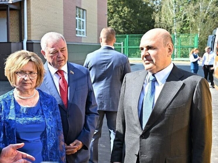 Премьер Мишустин открыл школу в Калужской области