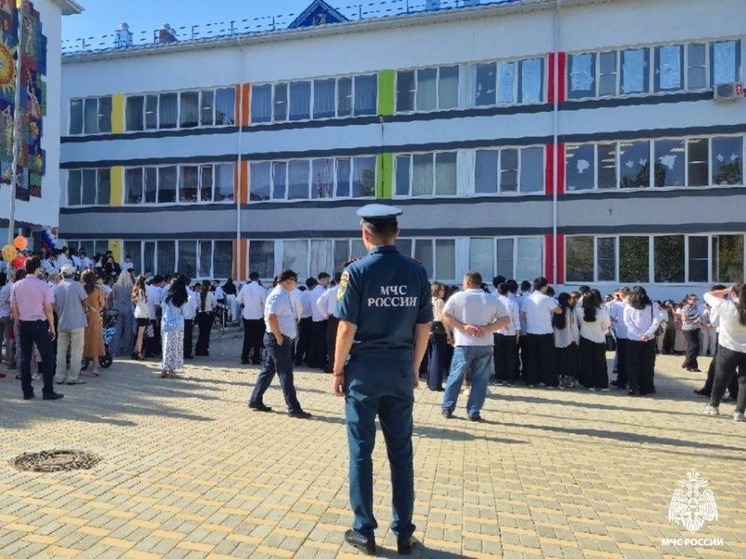 Огнеборцы Калмыкии в День знаний обеспечили пожарную безопасность