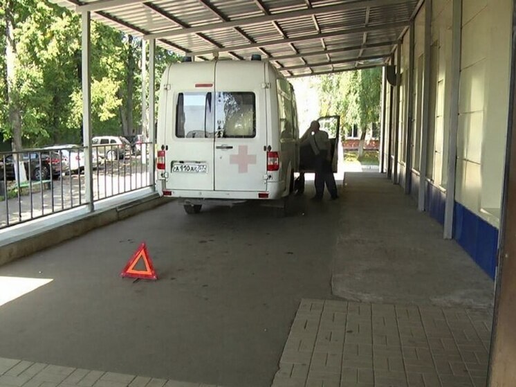В Орловской области машина скорой помощи сбила пожилую женщину
