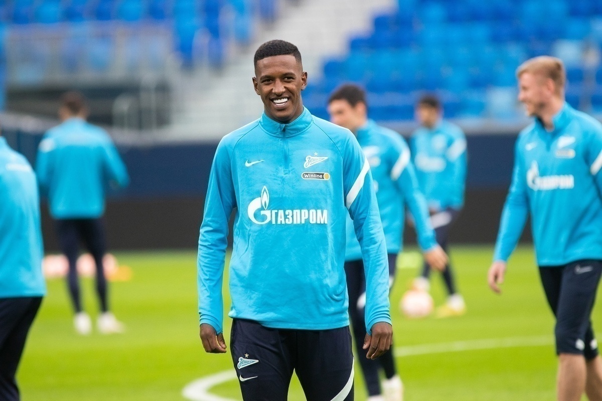 «Зенит» выкупил у «Коринтианса» 20 процентов прав на Ренана