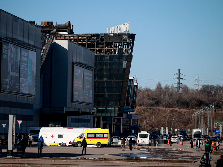 Кассир "Крокуса" с рук продала билет одному из боевиков и проводила его в зал, пишет ТАСС