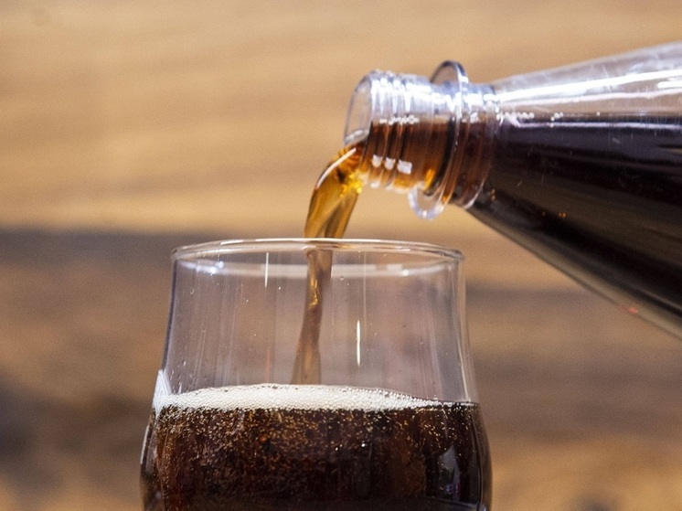 Диетолог Соломатина: сладкая газировка больше всего вредит зубной эмали