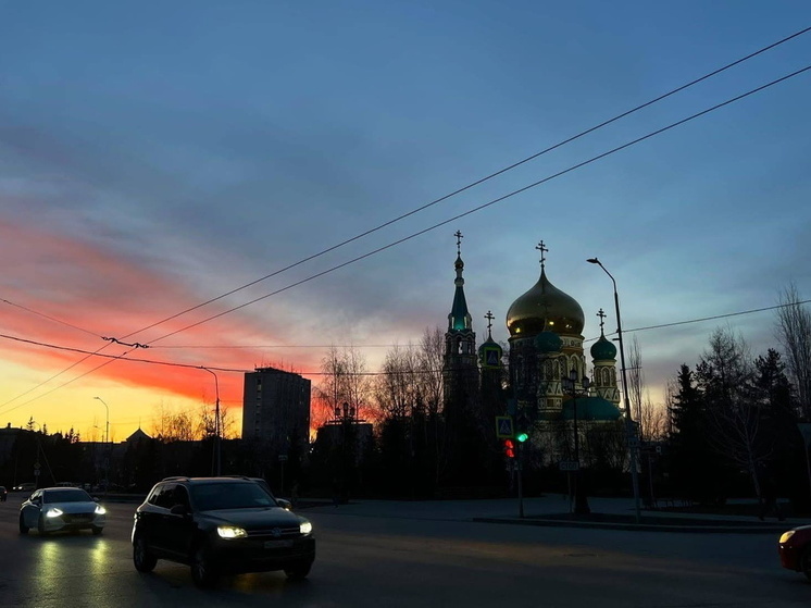 Светящееся тело в небе: жители Омской области запечатлели НЛО