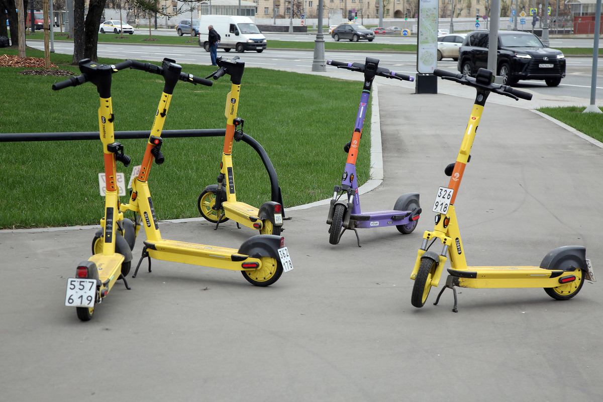 В Сергиевом Посаде прокатные самокаты измазали фекалиями