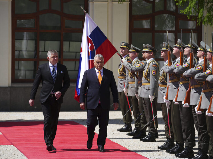 Fico planeja se encontrar com Putin na China