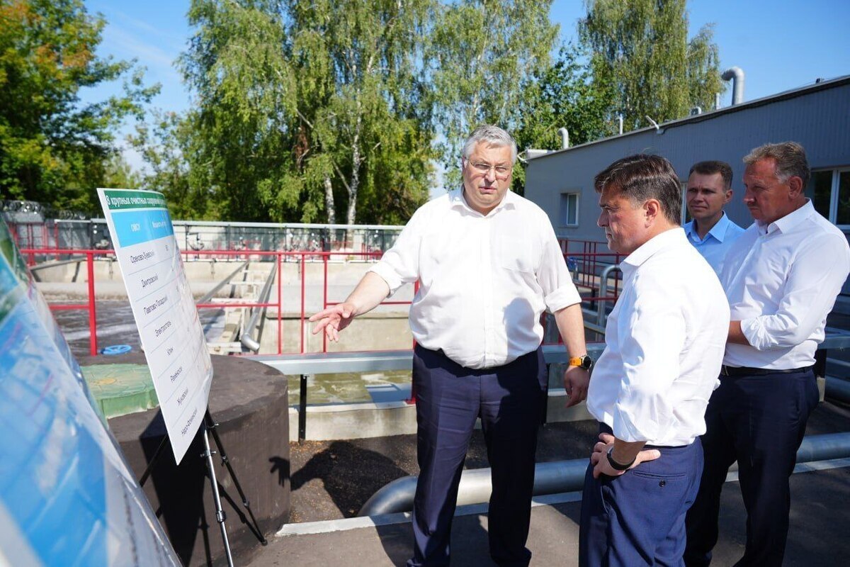 Андрей Воробьев оценил ход капремонта очистных в селе Протекино