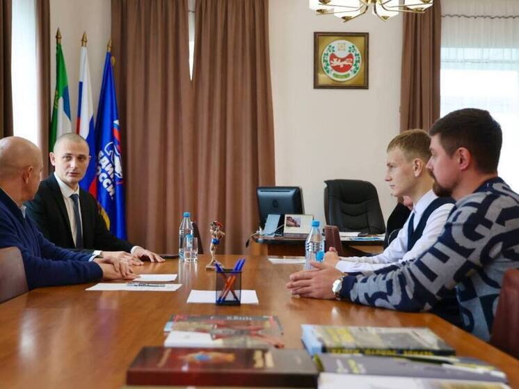 Сергей Сокол пожелал победы юному тайскому боксеру из Хакасии на первенство мира