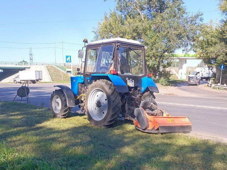 На улицах Курска наводят чистоту 57 человек и 52 единицы техники