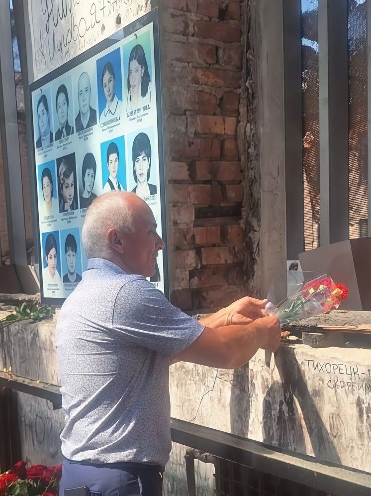 Ветераны МВД Северной Осетии почтили память жертв Бесланской трагедии