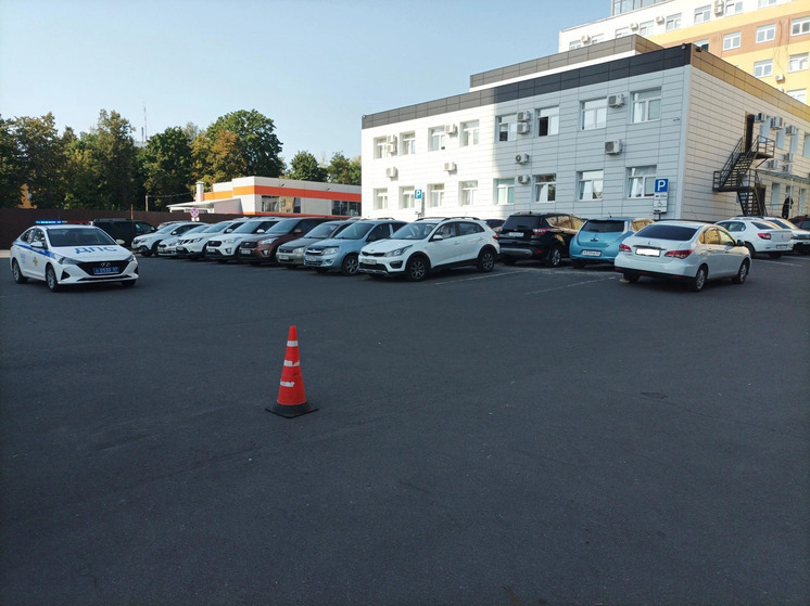 В Орле женщина попала под колеса собственного автомобиля
