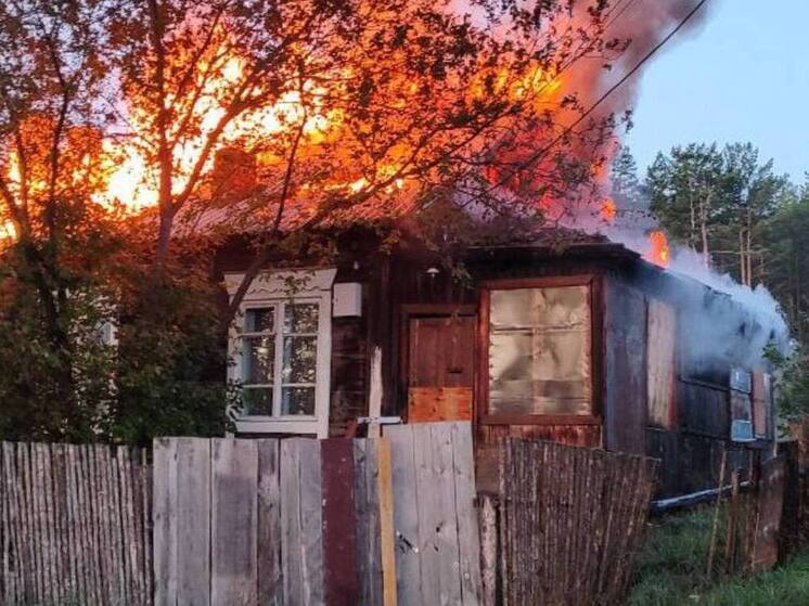 В Бурятии в городе Кяхте горел трехквартирный дом