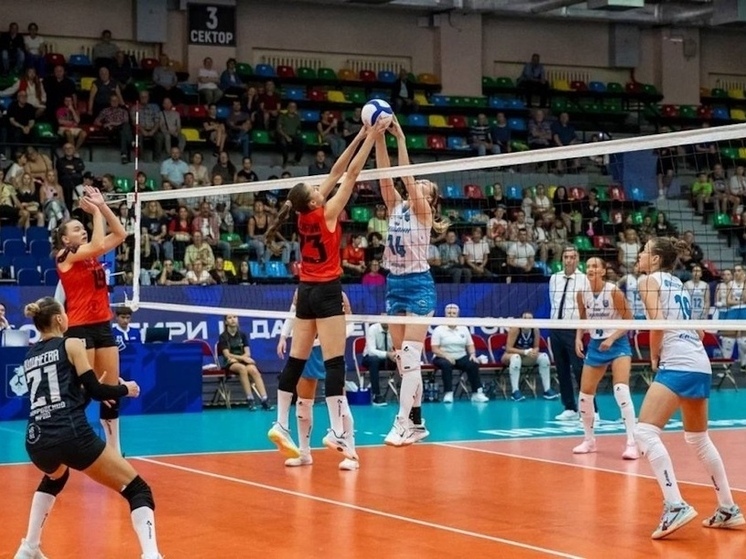 В Хабаровске стартовал Кубок Сибири и Дальнего Востока по волейболу среди женских команд