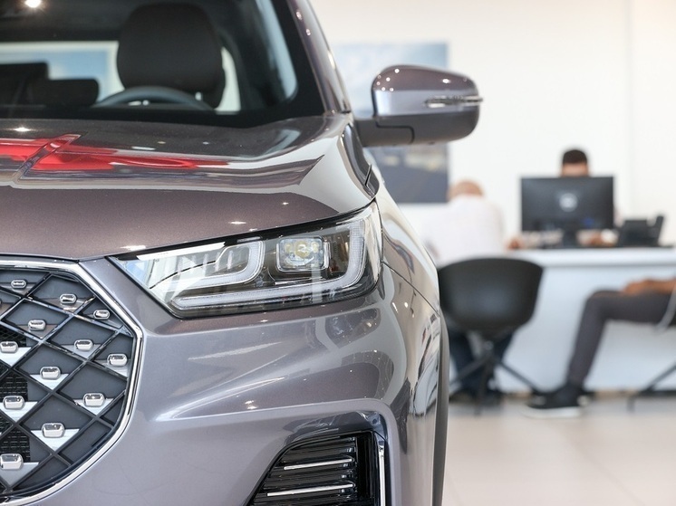 Выяснилось, что продажи новых легковых авто в России продолжают падать