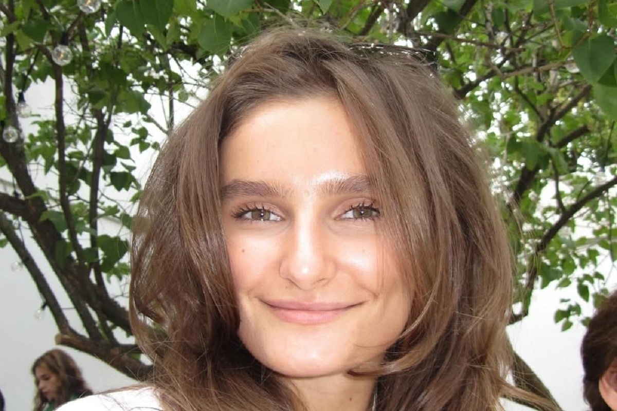 Влюбленные целовались перед камерой