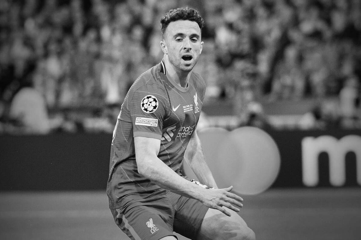 Сборная Португалии установила памятник Жоте, погибшему в автокатастрофе