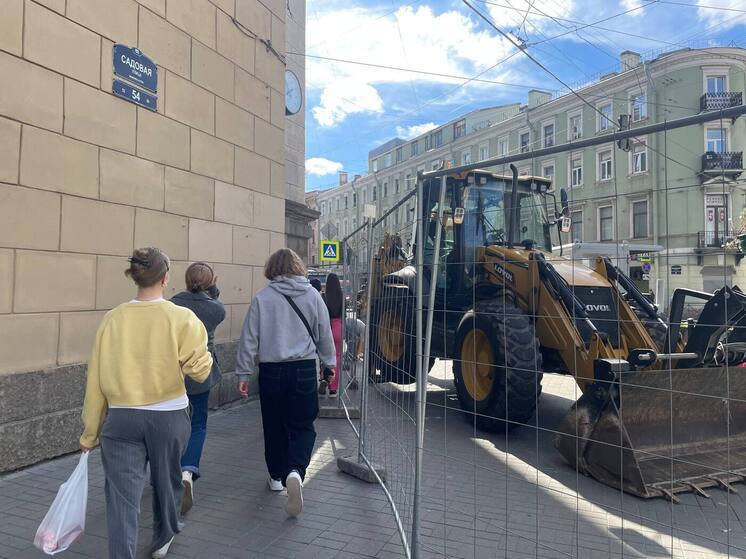 Студенты СПбГУПТД с трудом попали в учебный корпус на Вознесенском из-за дорожных работ