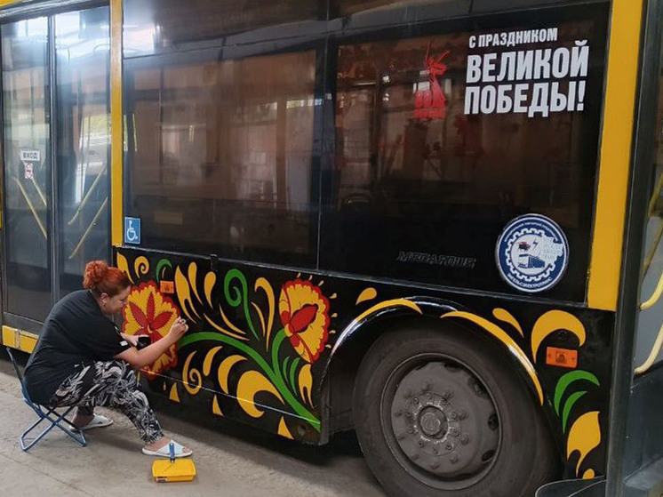 В Энгельсе обновят троллейбус с хохломой