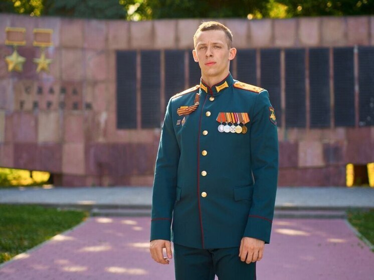 Любовь к Родине, семье, спорту — все это в трудные моменты дает силы нашим бойцам и спасает жизнь. А еще мотивирует, вернувшись из зоны СВО, передавать свои знания и навыки подрастающему поколению. История жителя Петербурга Даниила Кошлакова этому подтверждение.
