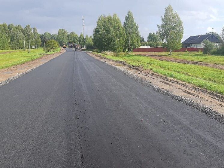 «Дорожный миллиард» в действии: в селе Березник отремонтировали улицу