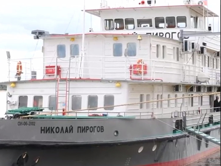 Плавполиклиника «Николай Пирогов» обеспечивает медпомощь жителям отдаленных поселений Югры