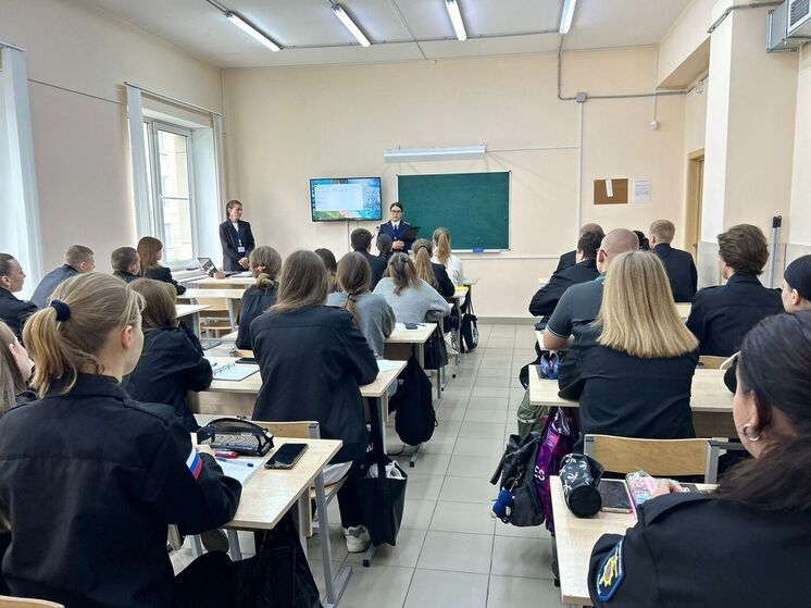 В Туле подросткам рассказали о рисках вербовки в сети