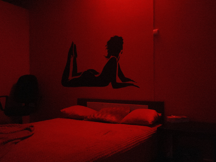 Сотрудника полиции в Красноярском крае подозревают в покровительстве интим-салону