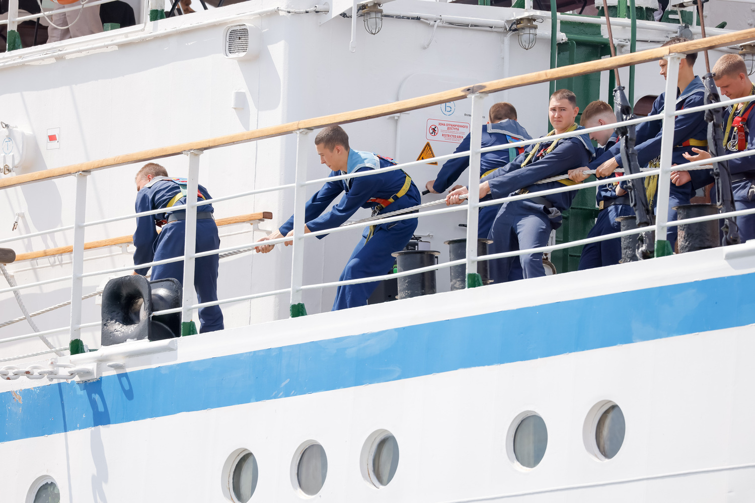 Праздничное морское зрелище
