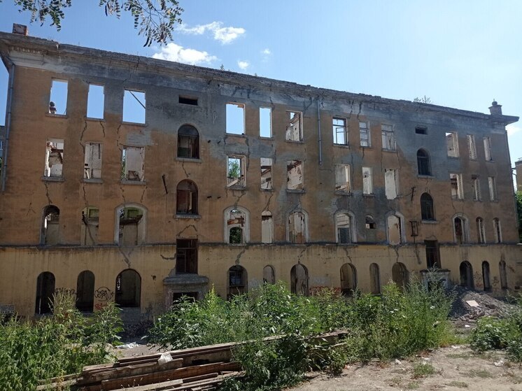13 тысяч квадратных метров аварийного жилья расселят в Саратовской области