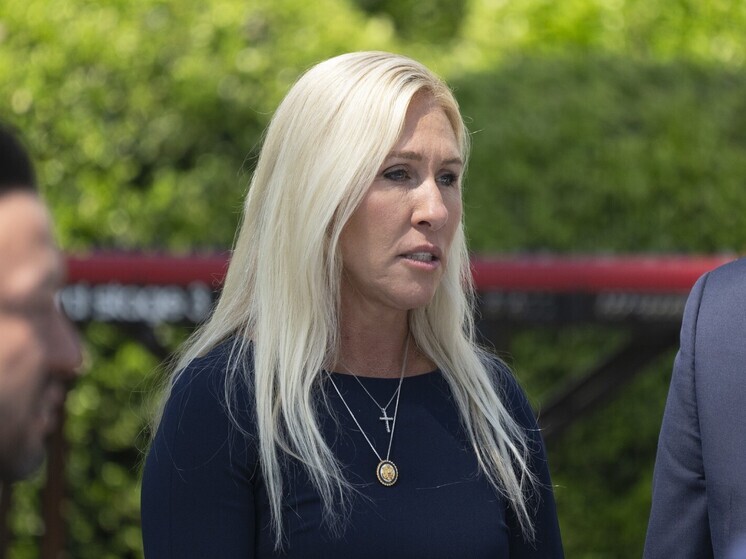 Axios: Тейлор Грин пригрозила обнародовать список причастных к преступлениям Эпштейна