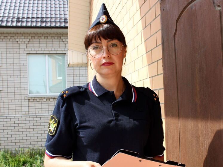 Смоленские судебные приставы обеспечили вселение женщины в собственную квартиру