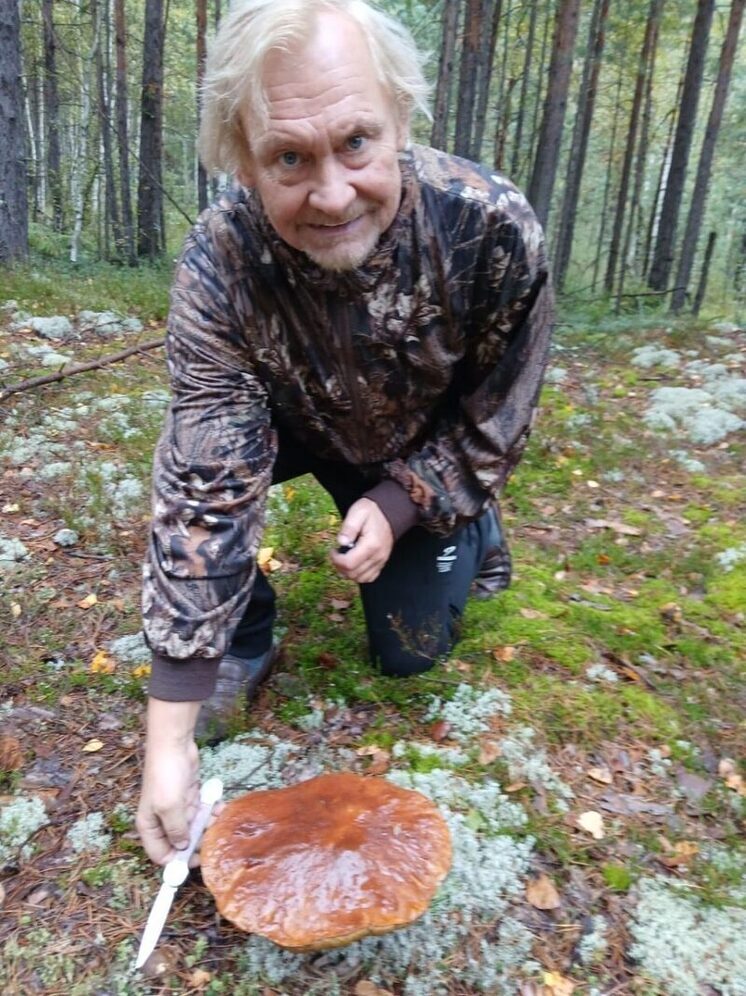 Экс-мэр Нижнего Вадим Булавинов похвастался грибным «трофеем»
