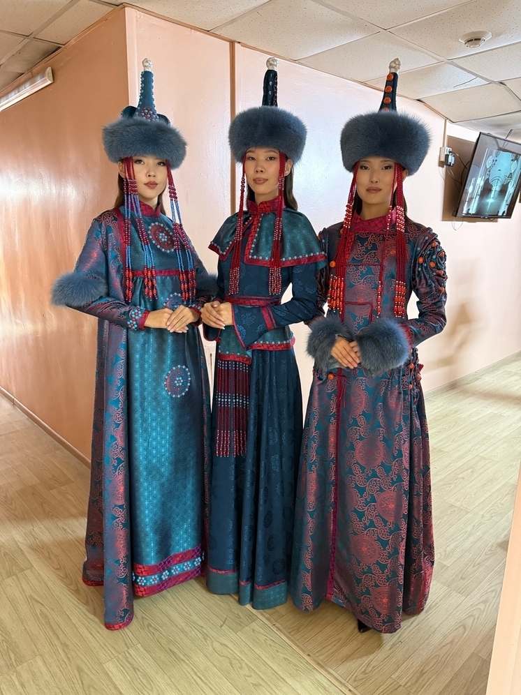 Модельеры из Бурятии заняли второе место на международном конкурсе в Кызыле