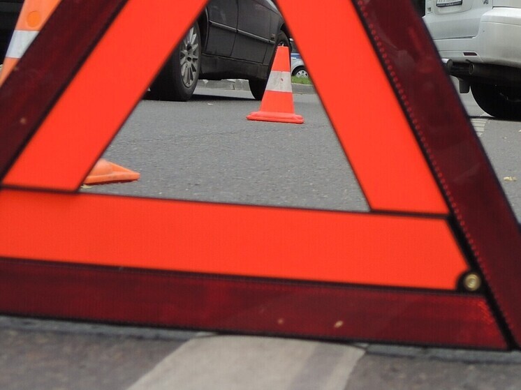 В центре Екатеринбурга столкнулись шесть машин, выясняются обстоятельства ДТП