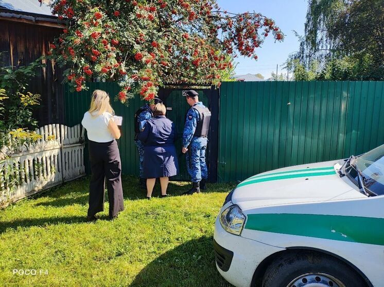 Жительница Марий Эл не пускала дочь в школу и сопротивлялась передаче ее опеке