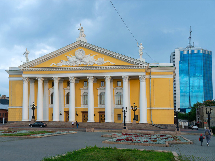 Одной из визитных карточек Челябинской области, безусловно, является Челябинский государственный академический театр оперы и балета им