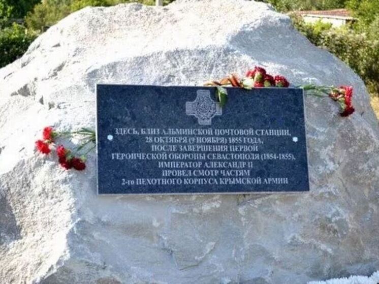 В этом году исполняется 170 лет с тех пор, как известный немецкий художник Фридрих Гросс написал свою композицию «Видъ города Симферополя съ восточной стороны, где изволил быть его Величество государь императоръ 27 октября 1855 года», с которой затем были сделаны литографии. Если запросить поисковые системы о пребывании императора в столице Крыма, вы увидите ответ, что «не бывал». Но мог ли художник придумать визит Александра II, если такового не было?