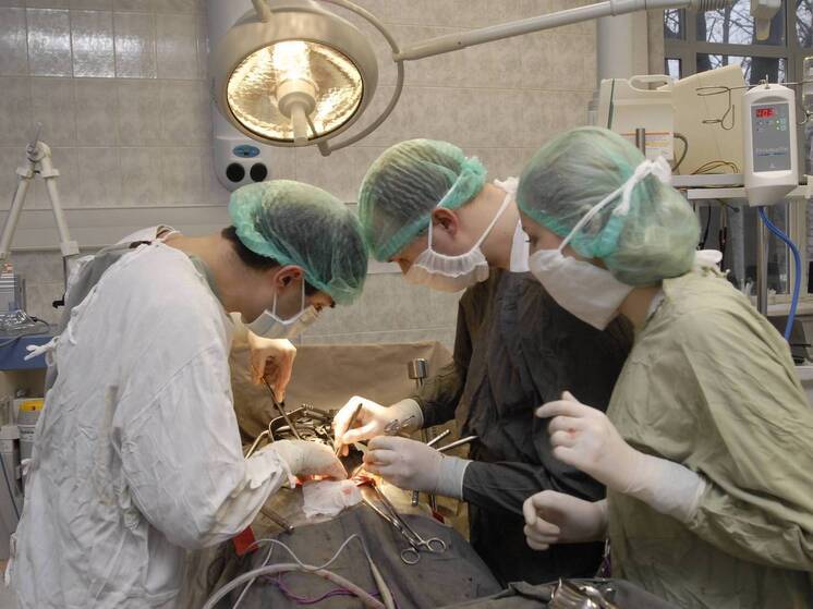 Житель Урала получил дыру в голове в результате удара стрелой башенного крана