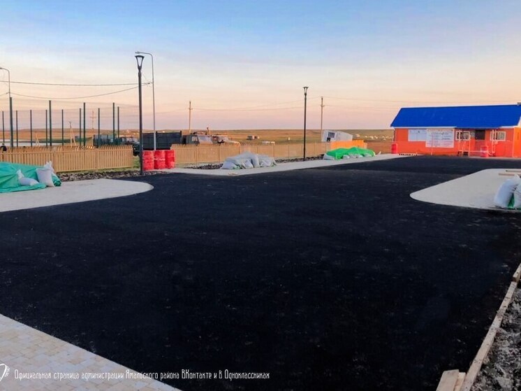 Парк качелей с перголой обустраивают в Сеяхе