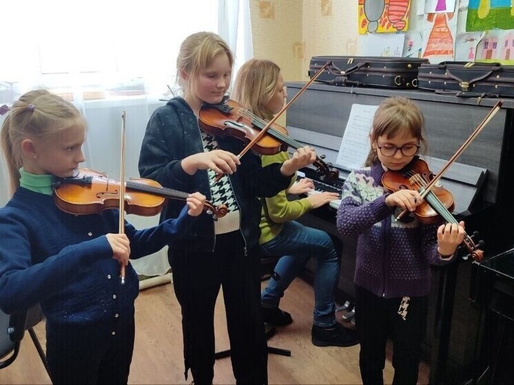 В школах искусств ДНР начали обучение более 17 тысяч учеников