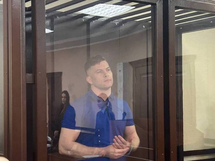 Алтайский краевой суд 4 сентября начал рассматривать апелляционные жалобы осужденного за взятки бывшего замглавы Барнаула Антона Шеломенцева и его адвоката, а также апелляционное представление прокурора