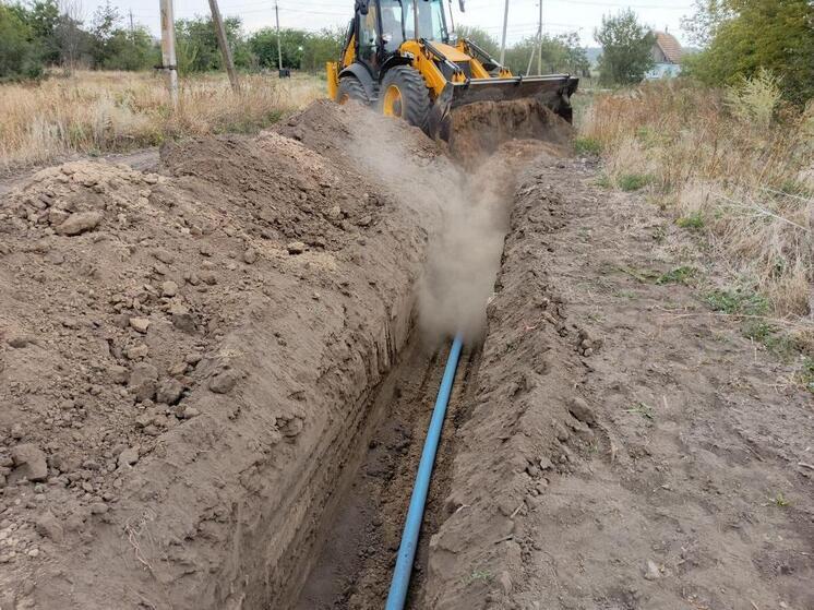 В Светлодолинском на 87% завершено строительство нового водопровода